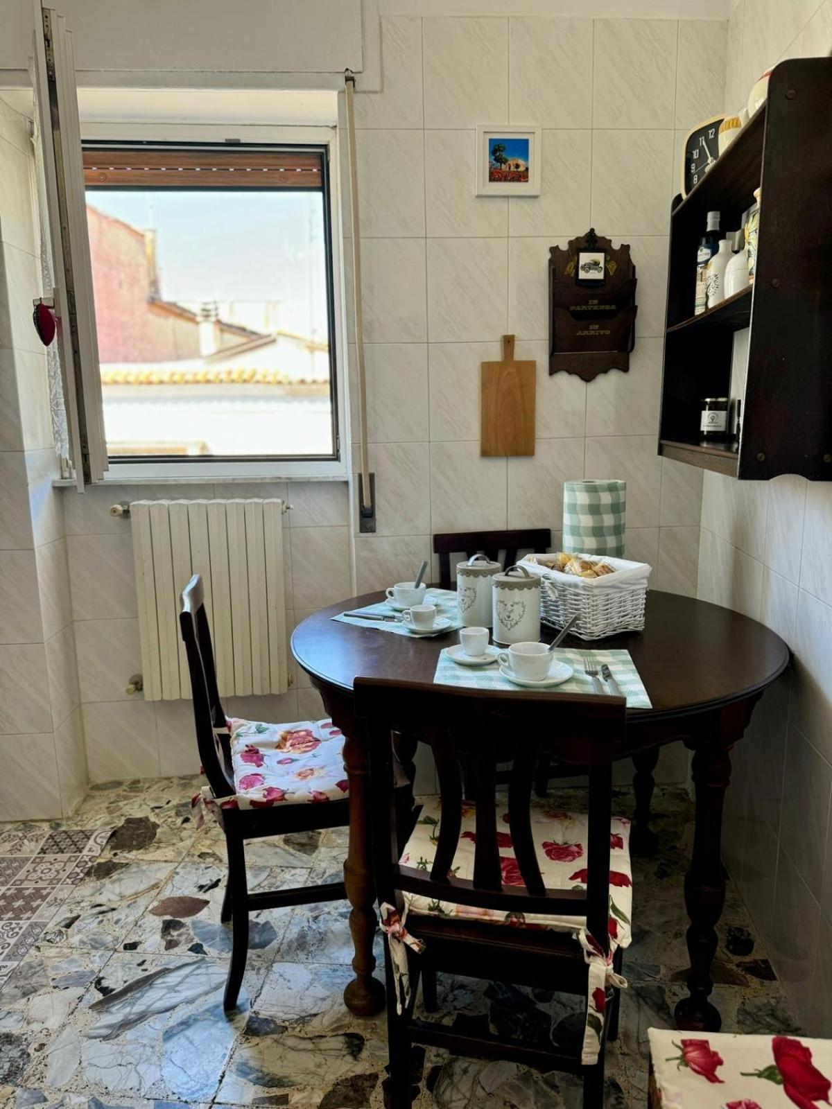 Ely House Appartement Monte SantʼAngelo Buitenkant foto